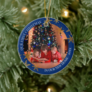 Eerste Kerstmis in New Home Snowflakes en Foto Keramisch Ornament