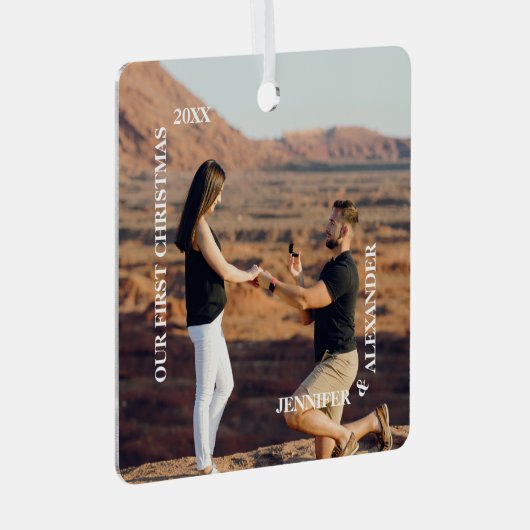 Eerste Kerstmis: Mr. en Mrs. Couple Foto Metalen Ornament (Voorkant Rechts)