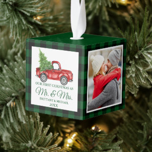 Eerste Kerstmis: Mr. en Mrs. Red Truck Green Pset. Kubus Ornament