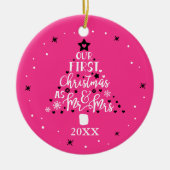 Eerste Kerstmis Passen getrouwd Jaar Roze Keramisch Ornament (Voorkant)