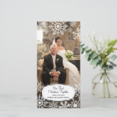 Eerste Kerstmis samen - Elegant Snowflake Feestdagenkaart (Staand voorkant)