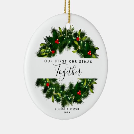 Eerste Kerstmis samen met Red Berry WreatNames Keramisch Ornament (Rechts)