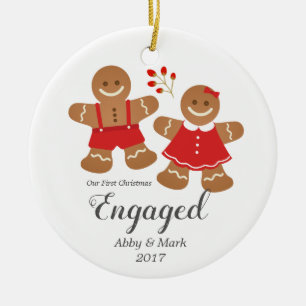 Eerste kerstversiering met ontbijtgebak keramisch ornament