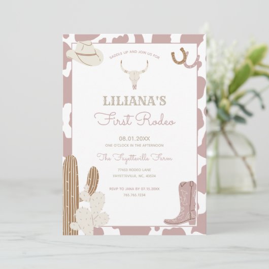 Eerste Rodeo Cowgirl Verjaardag Koeienprint Rand Kaart (Staand voorkant)