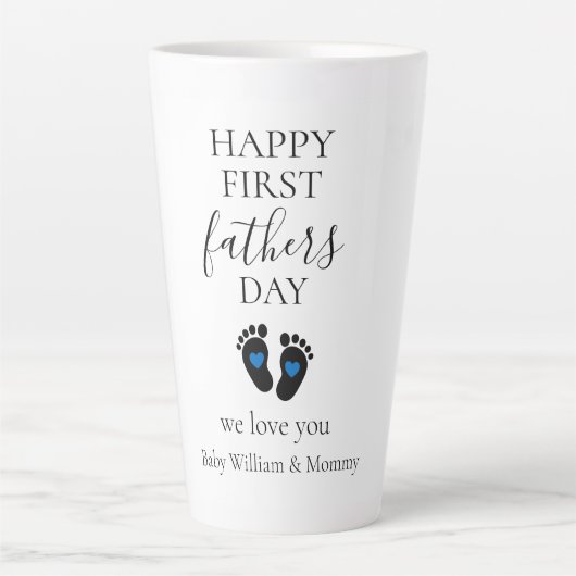Eerste Vaderdag – Baby Footprints & Blue Hearts Latte Mok (Voorkant)
