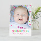 Eerste verjaardag roze Confetti foto uitnodiging (Staand voorkant)
