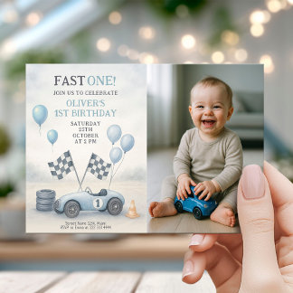 Eerste verjaardagsfoto van blauwe raceauto kaart