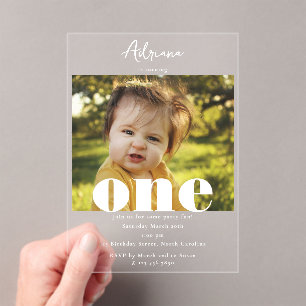 Eerste verjaardagsuitnodiging 1e One Photo Script Acryl Uitnodigingen