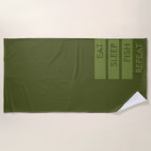 Eet Slaap Vis Herhaal Leger Groen en Khaki Strandlaken (Voorkant)
