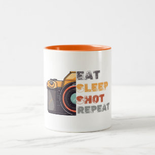 Eet slaapschot herhaal tweekleurige koffiemok