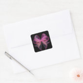 Eetherische Roze Tule Bow op Zwarte Achtergrond Vierkante Sticker (Envelop)