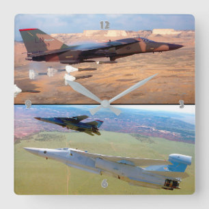 EF-111 RAVEN en F-111 AARDVARK Vierkante Klok