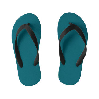 Effene turquoise achtergrond met een subtiele text kinder teenslippers