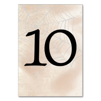Éffrayant Petit Couple Numéro de table 10
