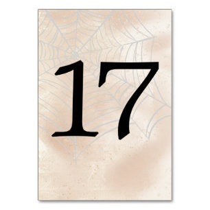 Éffrayant Petit Couple Numéro de table 17