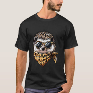 Egel met luipaard sjaal dier draagt zonnebril t-shirt