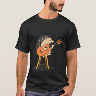 Egel speelt akoestische gitaar Schattige speler Eg T-shirt