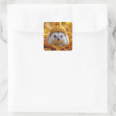 Egels in de herfst bladeren vierkante sticker (Tas)