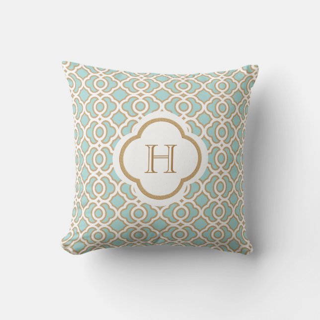 Eggshell Blue en Gold Moroccan Monogram Kussen (Voorkant)