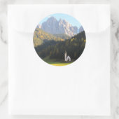 Église avec Dolomites arrière - plan autocollant r (Sac)