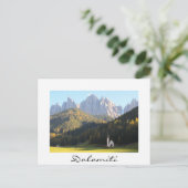 Église avec Dolomites montagne blanc texte carte p (Debout devant)