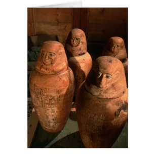 Égypte, jarres canopes de la 26e dynastie trouvées