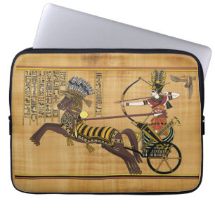 Egyptische farao Ramesses II & Chariot in Kadesh Laptop Sleeve