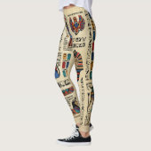 Egyptische hiërogliefen en godheden op papyrus leggings (Links)