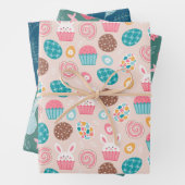 Eieren en kippen van het paashok inpakpapier vel (In situ)