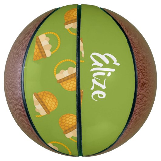 Eieren in bruine mand op groen basketbal (Verticaal)