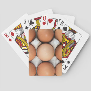Eieren in een doos pokerkaarten