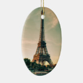 Eiffeltoren werpt kussen op keramisch ornament (Rechts)