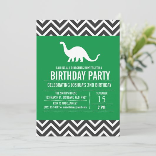 Eigen dinosauriërs - uitnodiging voor een feest te (Staand voorkant)