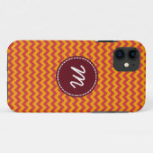 Eigen monogram rood en geel Chevron Pattern Case-Mate iPhone Case (Achterkant (horizontaal))
