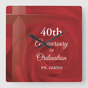 Eigen naam Priest Jubileum Ordination Red Rose Vierkante Klok