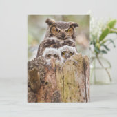 Eigenaar van een creditcard met dank bedankkaart (Staand voorkant)