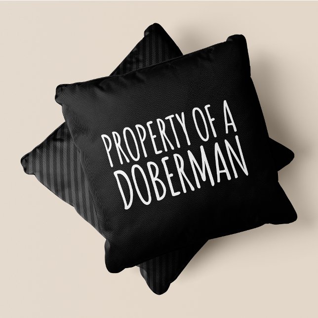 Eigendom van een Doberman Chic, Schattige & Funny  Kussen (Property Of A Doberman Chic, Cute & Funny Black Throw Pillow)