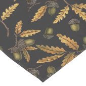 Eikels en eikenbladeren op zwart korte tafelloper (Hoek)