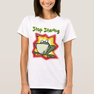 Einde staart boven t-shirt