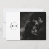 Eindelijk Monogram Script Foto Bruiloft Kaart (Achterkant)
