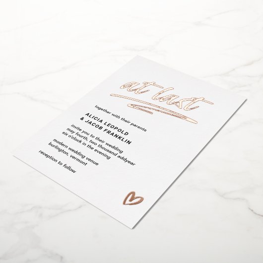 Eindelijk Typografie Modern Bruiloft Folie Uitnodiging (Gedraaid)