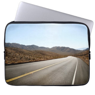 eindeloze straat Woestijnberg Laptop Sleeve