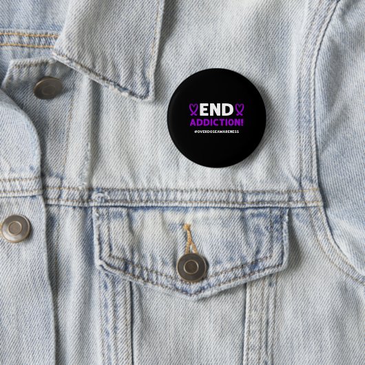 Eindverslaving! Paarse lint. Overdosering Ronde Button 5,7 Cm (In situ)