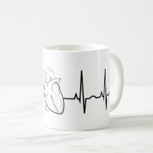 EKG met de Mok van een realistische hartkoffie