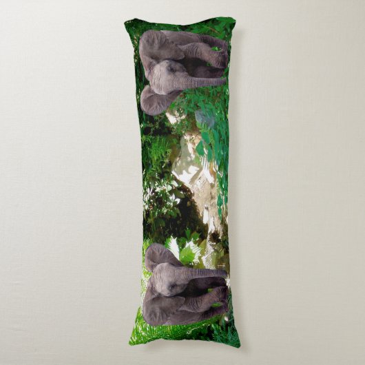 Elefant en Oerwoud Lichaamskussen (Voorkant Verticaal)
