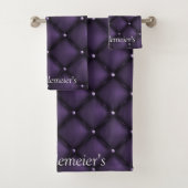 Élégance violette foncée et diamant noir (En situation)