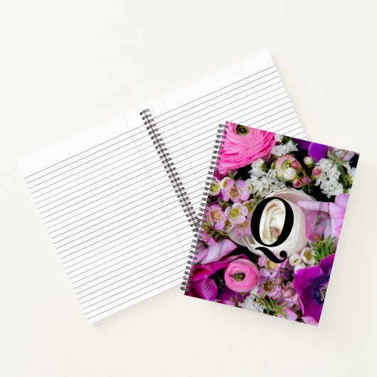 Elegant Aangepast Initiaal Letter Q Rozen Monogram Notitieboek (Binnen)