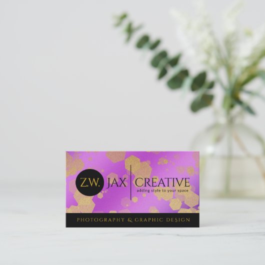 Elegant Abstract Gold Confetti op Paars  Visitekaartje (Staand voorkant)
