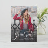 Elegant Afstuderen Script Foto 2025 Afstudeerder Aankondiging (Staand voorkant)