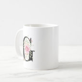 Elegant Alphabet Coffee Cup with Pink Rose Design Koffiemok (Voorkant links)